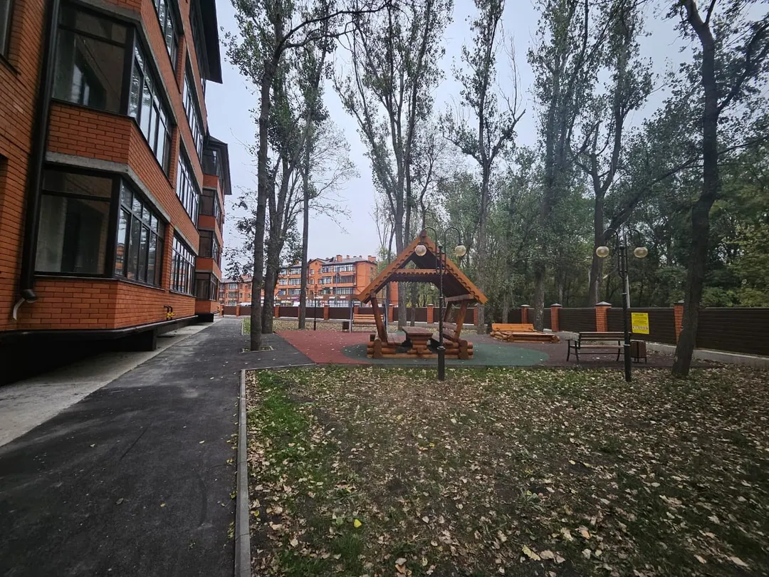 Двор